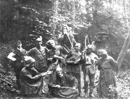 Picture of the 1923 Production of Robin of Sherwood, a pantomime